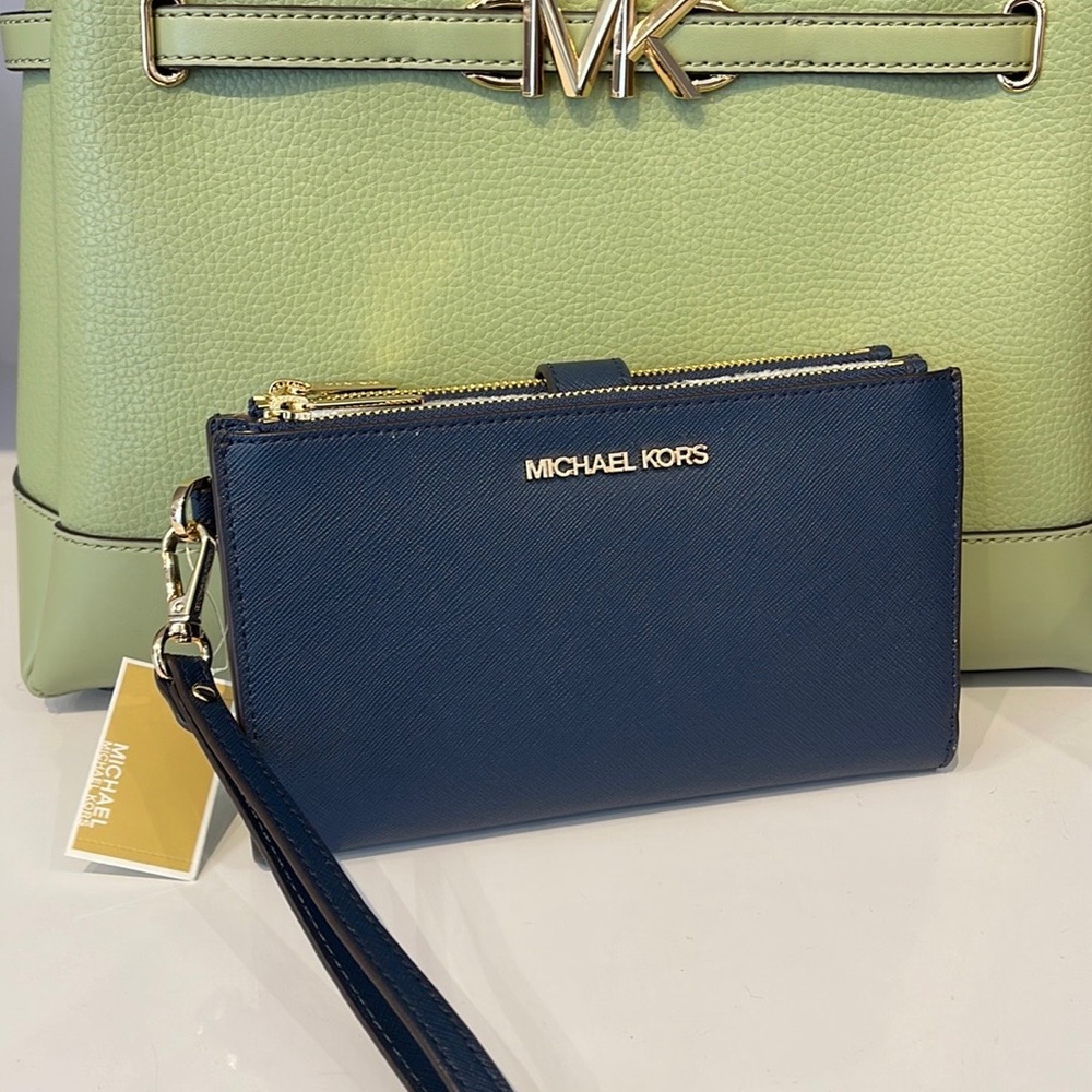 MICHAEL KORS LARGE DOUBLE ZIP WRISTLET WALLET PHONE CASE 
Navy 
NWT - Picture 7 of 16